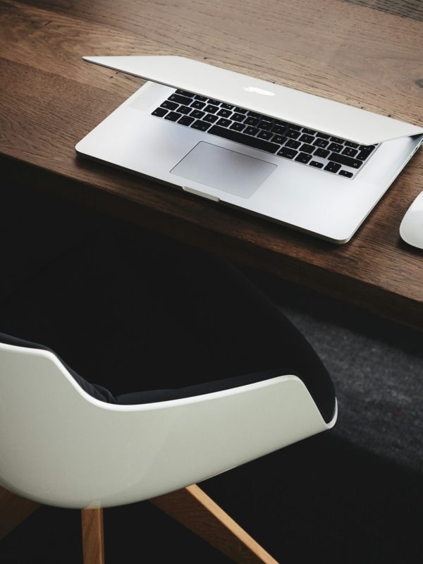 luca-bravo-9l_326FISzk-unsplash